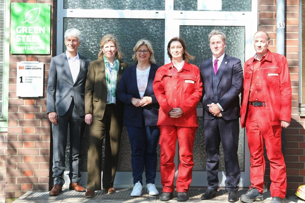 ministerpraesidentin-anke-rehlinger-besucht-stahlwerk-bous — GMH Gruppe_Stahlwerk Bous Besuch_2023.jpg