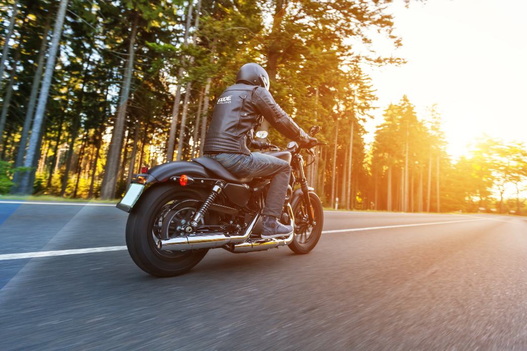 exide-start-in-die-motorradsaison-2021 — Motorbike_battery_tips_2021_season.jpg